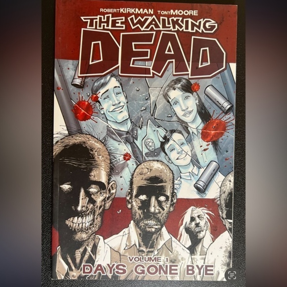 The Walking Dead Volume 1 Days‎ Gone Bye by Robert Kirkman (Paperback)